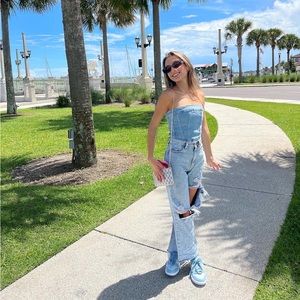 Meet your Posher, Caitlyn